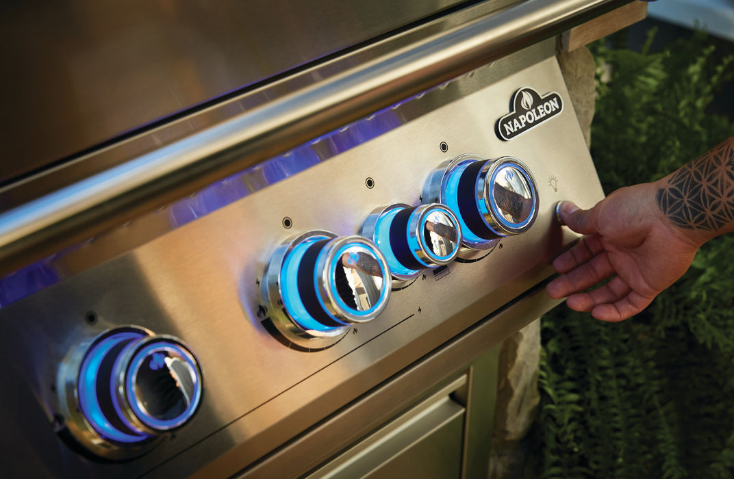 700 Series 32 RB Built-in Gas Grill – product photo