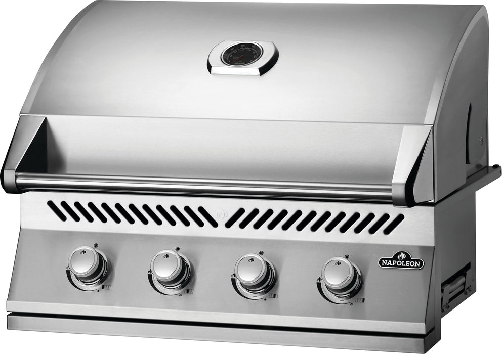 Grills 500 Series 32 Built-in Gas Grill – angled view, lid closed