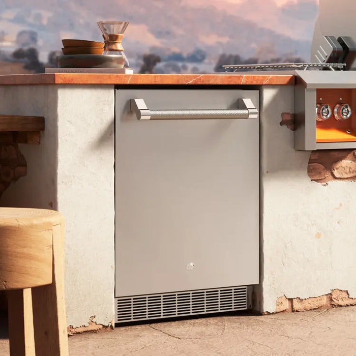 Hestan 24″ Outdoor Refrigerator, Solid Reversible Door, with Lock - ERS24 Hestan Dreamwood Living