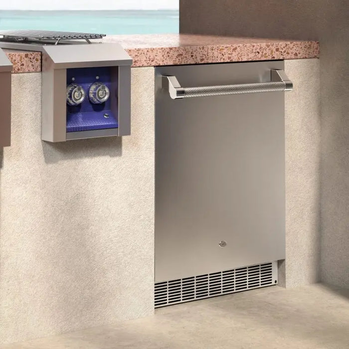 Hestan 24″ Outdoor Refrigerator, Solid Reversible Door, with Lock - ERS24 Hestan Dreamwood Living