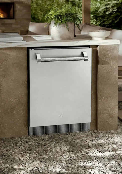 Hestan 24″ Outdoor Refrigerator, Solid Reversible Door, with Lock - ERS24 Hestan Dreamwood Living