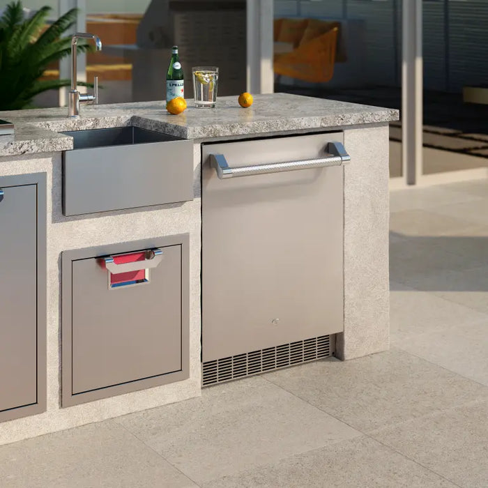 Hestan 24″ Outdoor Refrigerator, Solid Reversible Door, with Lock - ERS24 Hestan Dreamwood Living