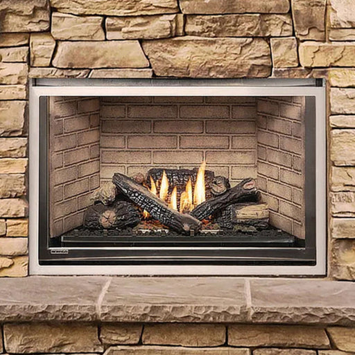 Montigo Divine 38" fireplace, a classic addition to outdoor spaces.