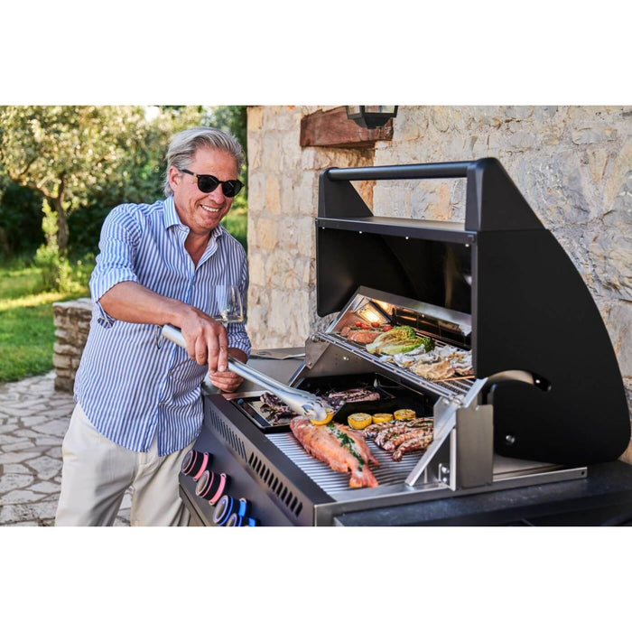 Napoleon OASIS® 301 Outdoor Kitchen, Built-in 700 Series 32 with Soft Close Doors
