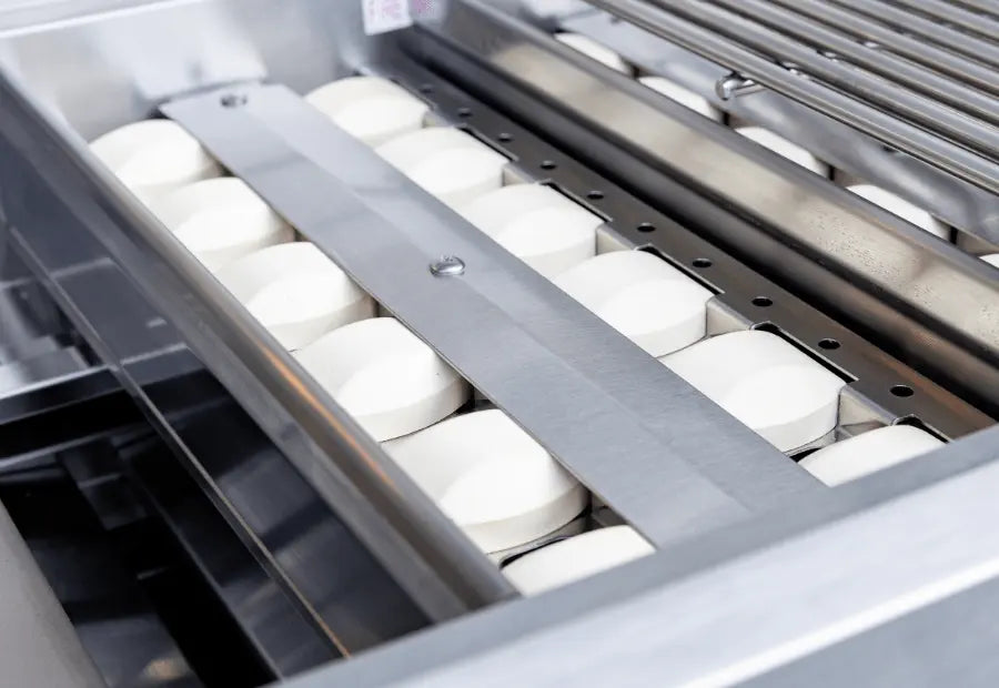 Summerset Sizzler Pro 32" 4 Burner Built-In Gas Grill - SZRPRO32 Summerset Dreamwood Living