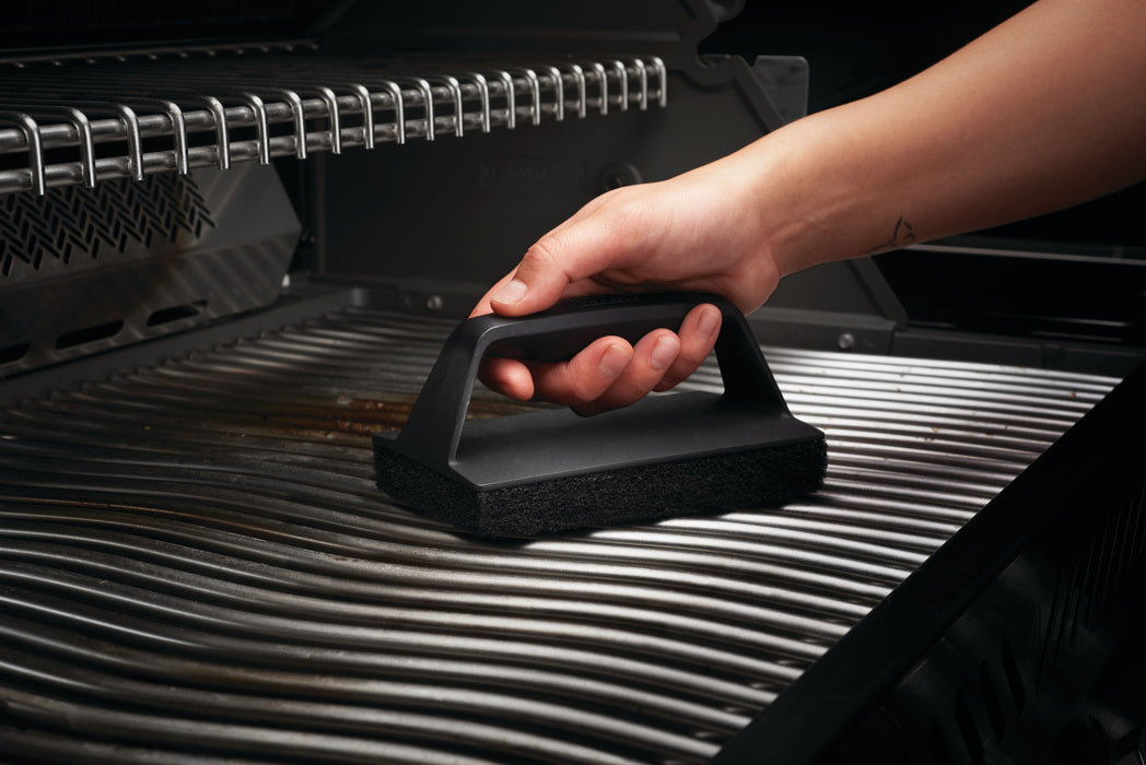 62003 Abrasive Grill Scrubber – in use
