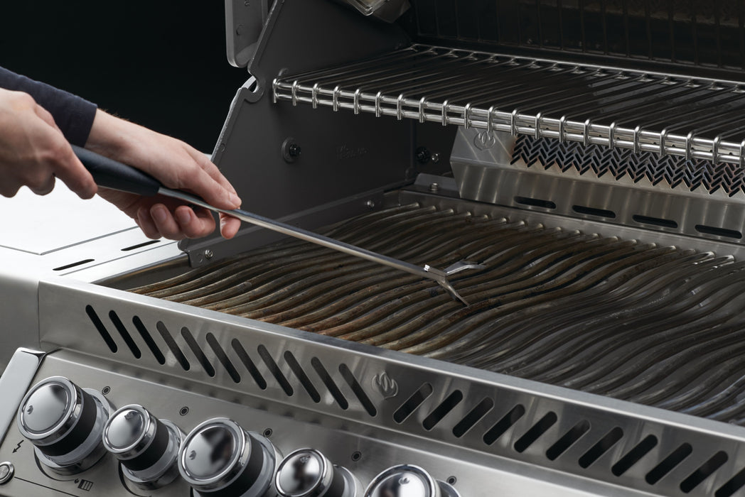 62031 Stainless Steel Grid Scraper – in use, with cooking grids