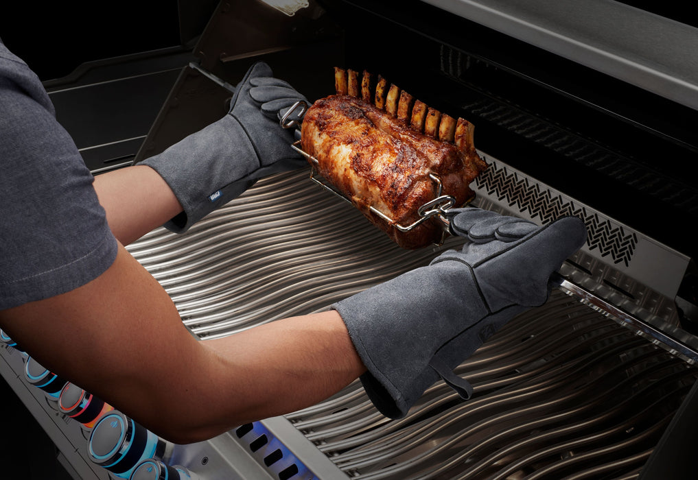 62147/62145 BBQ Gloves – in use