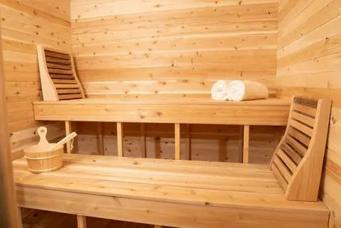 Dundalk Canadian Timber Luna White Cedar Outdoor Sauna CTC22LU Dundalk